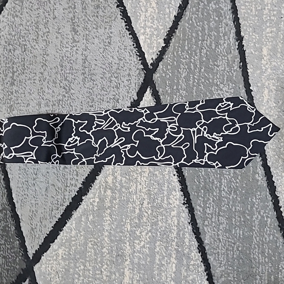 VINTAGE Disney Mickey Mouse & Pluto Silhouettes Silk Dress Tie - Picture 8 of 8